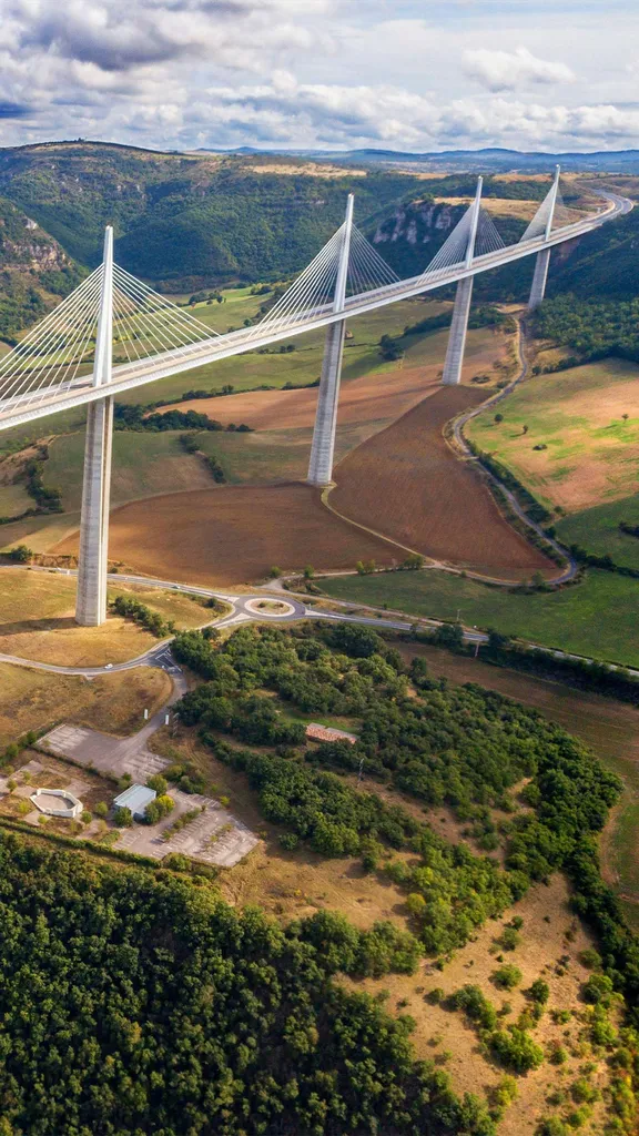 Si pr&egrave;s du ciel