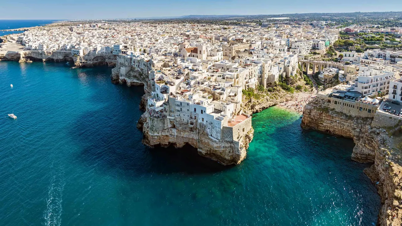 Una perla nell'azzurro mare