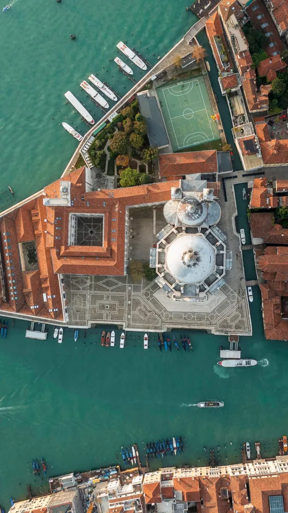 在漂浮的城市之上